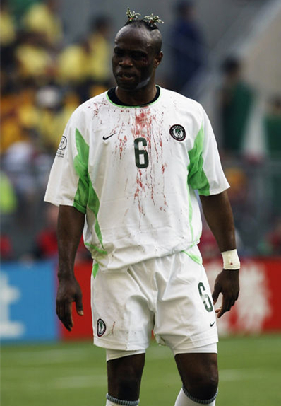 大多数人都是因为头上的小辫儿记住他